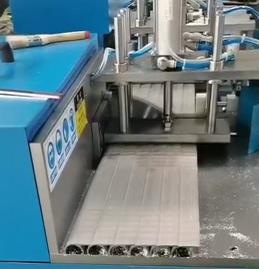 全自動切鋁機(jī)400鋸切圖