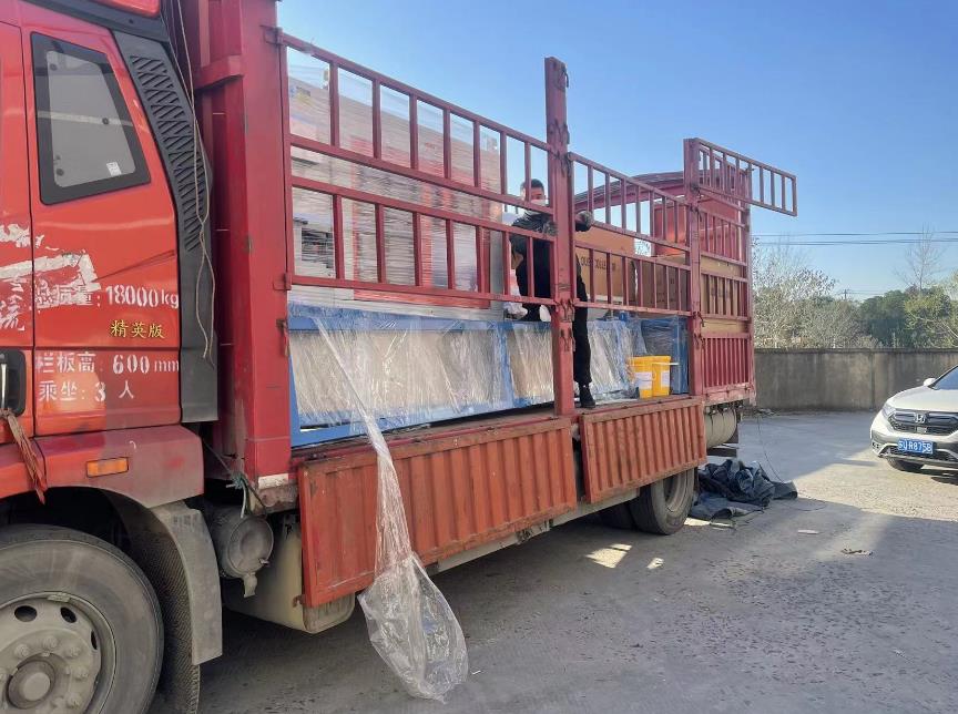 鋁型材切割機(jī)分離式發(fā)往江西-1 鋁型材切割機(jī)分離式發(fā)往江西-1