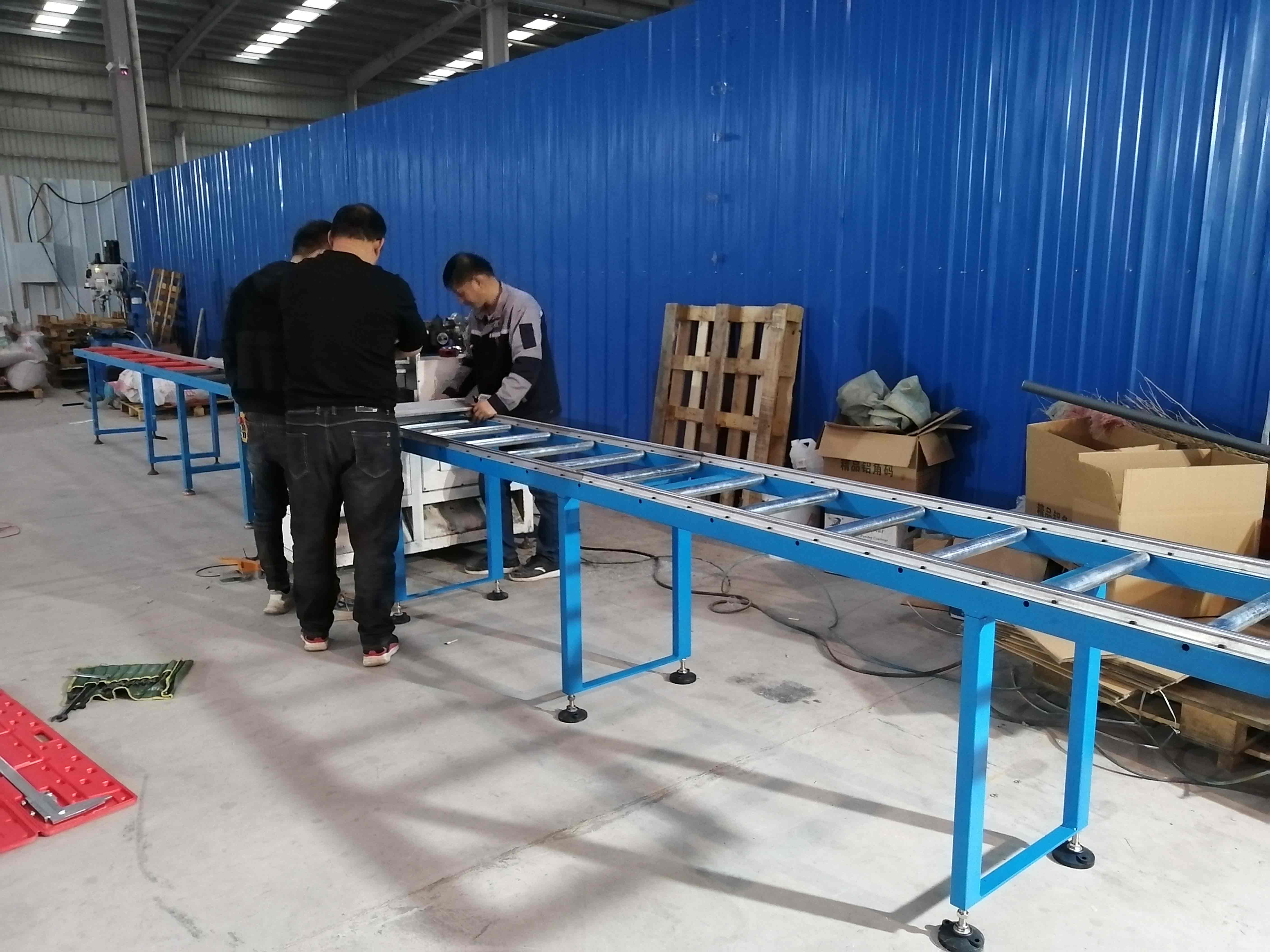 半自動(dòng)500定尺鋸客戶現(xiàn)場(chǎng)圖 半自動(dòng)500定尺鋸客戶現(xiàn)場(chǎng)圖